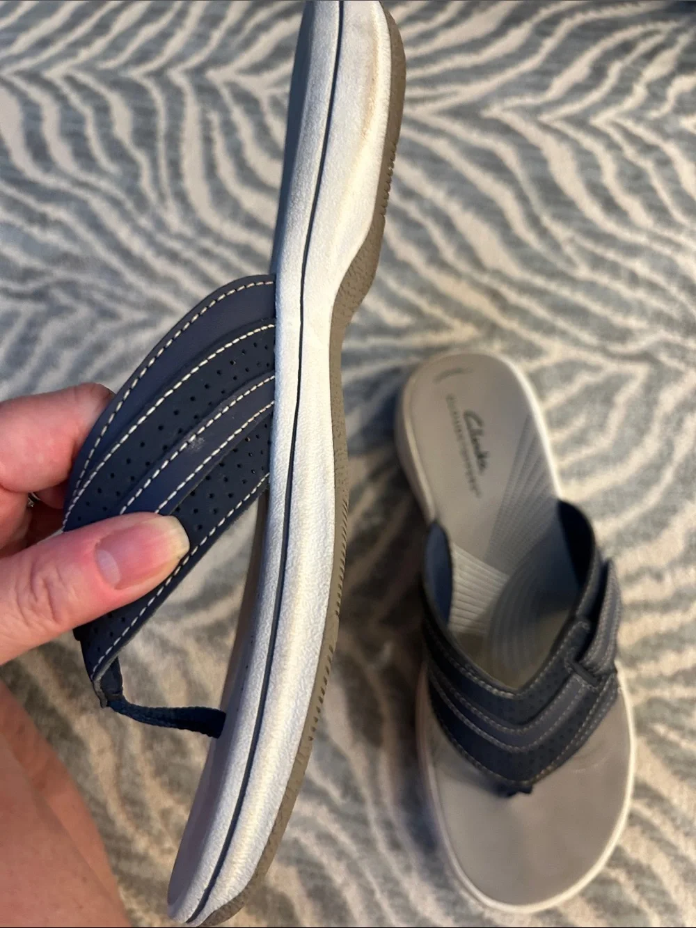 Clark’s Cloudsteppers Water Flip Flops Size 7